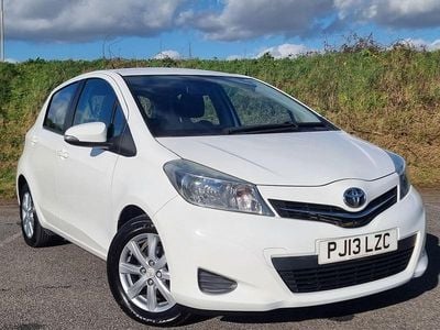 Used Toyota Yaris Multidrive S 101 HP (74 kW) 2013 White Hatchback