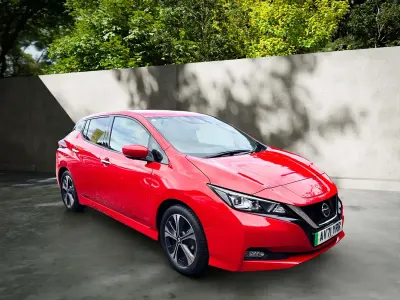 Used Nissan Leaf Tekna 110 kW (150 HP) 2022 Red Hatchback