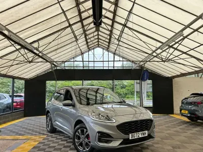 Usado Ford Kuga ST-Line 225 HP (165 kW) 2022 Prateado SUV