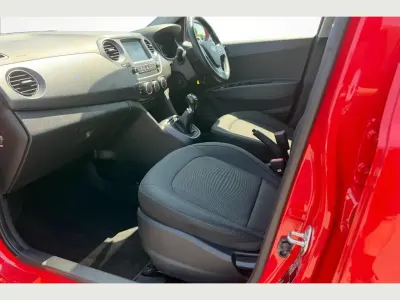 Used Hyundai i10 65 HP (47 kW) 2019 Red Hatchback