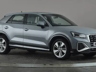 Usado Audi Q2 S-Line 150 CV (110 kW) 2021 Gris SUV