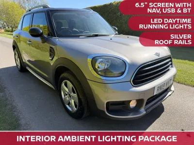 Begagnad Mini Cooper Classic 2019 Silver Halvkombi