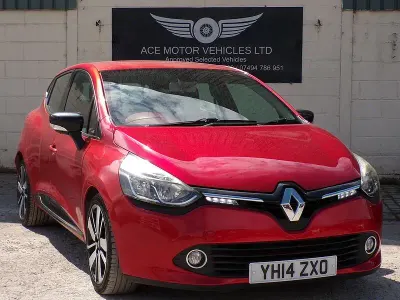 Used Renault Clio Dynamique 90 HP (66 kW) 2014 Red Hatchback