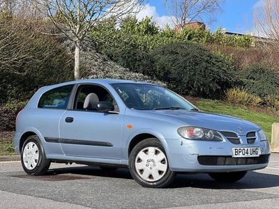 Używany Nissan Almera S 98 KM (72 kW) 2004 Niebieski Hatchback