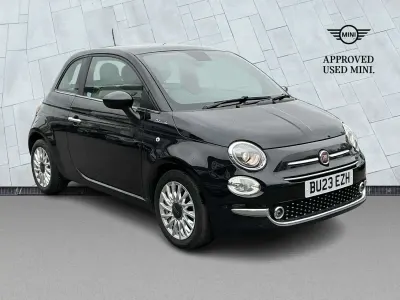 Käytetty Fiat 500 Dolcevita 70 HP (51 kW) 2023 Musta Viistoperä