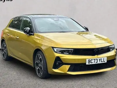 Gebraucht Vauxhall Astra Ultimate 130 PS (95 kW) 2024 Gelb Kleinwagen