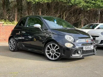 Begagnad Abarth 595 70th Anniversary 165 HK (121 kW) 2019 Svart Halvkombi
