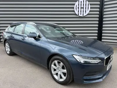 Used Volvo V90 Momentum 2018 Blue Estate