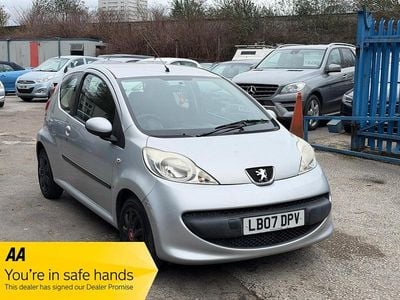 Used Peugeot 107 68 HP (50 kW) 2007 Silver Hatchback