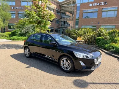 Usado Ford Focus Zetec 125 HP (91 kW) 2019 Preto Citadino