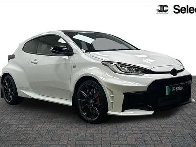 Used Toyota Yaris 257 HP (189 kW) 2024 White Hatchback