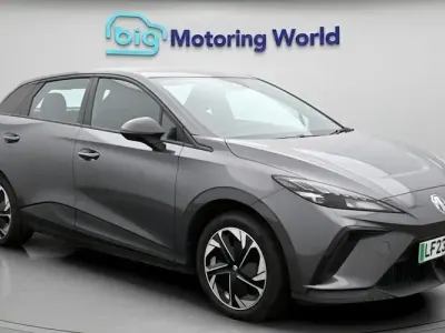 Usado MG MG4 EV SE 319 kW (435 CV) 2023 Gris Utilitario