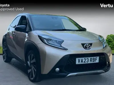 Used Toyota Aygo X 72 HP (52 kW) 2023 Beige SUV