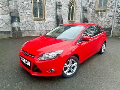 Used Ford Focus Zetec 115 HP (84 kW) 2013 Red Hatchback