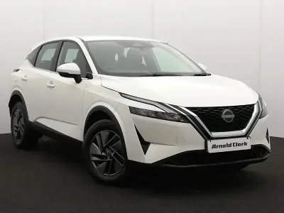Używany Nissan Qashqai Acenta Premium 140 KM (102 kW) 2023 Biały SUV