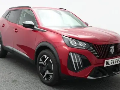 Usado Peugeot 2008 Allure 100 CV (73 kW) 2025 Rojo SUV