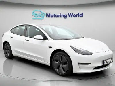 Używany Tesla Model 3 RWD 366 kW (498 KM) 2023 Biały Sedan/Limuzyna