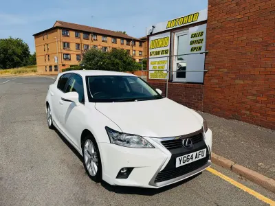 Used Lexus CT200h 136 HP (100 kW) 2014 White Hatchback
