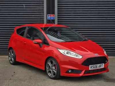 Używany Ford Fiesta ST 2014 Czerwony Hatchback