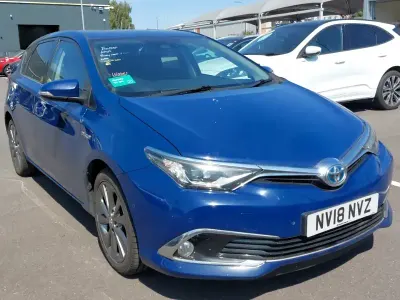 Used Toyota Auris Hybrid 136 HP (100 kW) 2018 Blue Hatchback