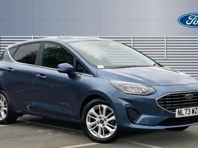 Używany Ford Fiesta Titanium 101 KM (74 kW) 2022 Niebieski Hatchback