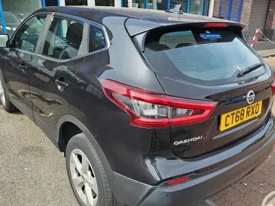Used Nissan Qashqai Acenta Premium 115 HP (84 kW) 2019 Black SUV