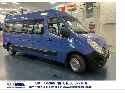 Used Renault Master 100 HP (73 kW) 2014 Blue Van