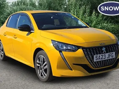 Gebraucht Peugeot 208 Allure+ 102 PS (75 kW) 2023 Gelb Kleinwagen