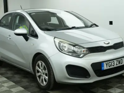 Used Kia Rio Air 75 HP (55 kW) 2013 Silver Hatchback