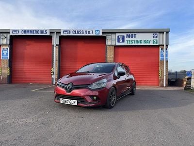Used Renault Clio IV Dynamique 89 HP (65 kW) 2017 Red Hatchback