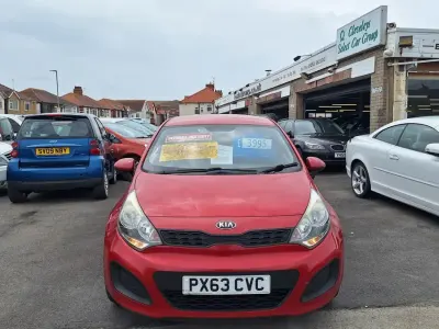 Used Kia Rio 85 HP (62 kW) 2013 Red Hatchback