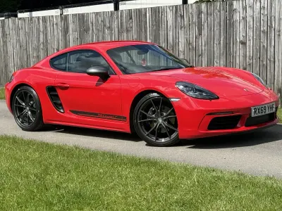 Used Porsche 718 Cayman 300 HP (220 kW) 2019 Red Coupe