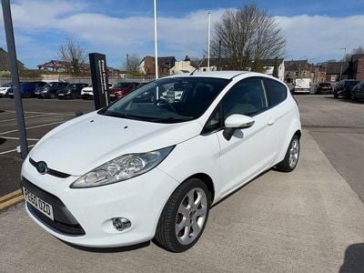Used Ford Fiesta Zetec 2010 White Hatchback