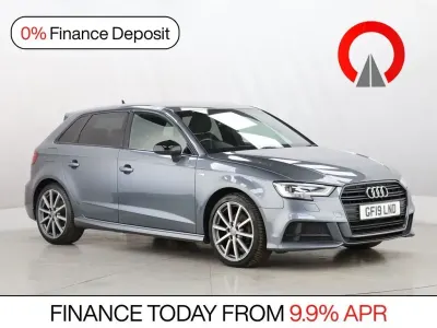 Usado Audi A3 Sportback Black Edition 150 CV (110 kW) 2019 Gris Utilitario