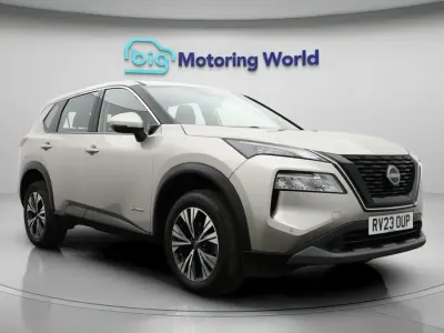 Używany Nissan X-Trail Acenta Premium 213 KM (156 kW) 2023 Srebrny SUV