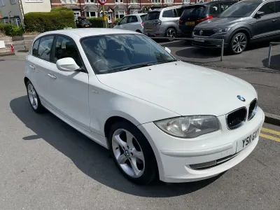 Used BMW 118 Sport Line 2011 White Hatchback