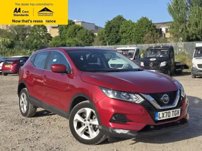 Używany Nissan Qashqai Acenta Premium 160 KM (117 kW) 2020 Czerwony SUV