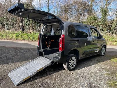 Used Citroën Berlingo Feel 130 HP (95 kW) 2019 Grey MPV