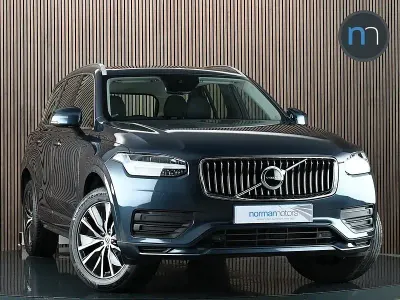 Usado Volvo XC90 Momentum 235 CV (172 kW) 2022 Azul SUV
