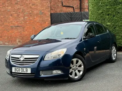 Used Vauxhall Insignia SRi 2011 Blue Hatchback