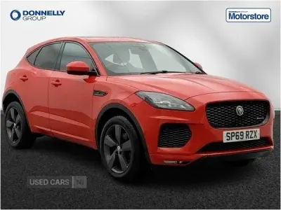 Używany Jaguar E-Pace Chequered Flag 180 KM (132 kW) 2020 Czerwony SUV