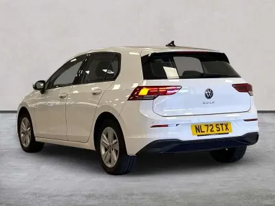 Używany VW Golf VIII Life 130 KM (95 kW) 2022 Biały Hatchback
