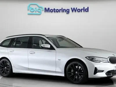 Used BMW 330e Sport Line 292 HP (214 kW) 2022 White Estate