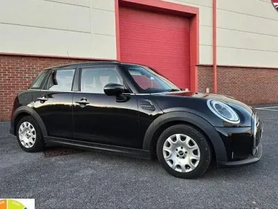 Używany Mini ONE Classic 102 KM (75 kW) 2021 Czarny Hatchback