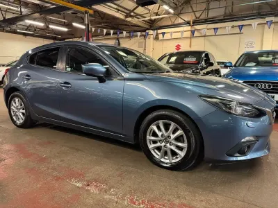 Usado Mazda 3 2015 Azul Utilitario