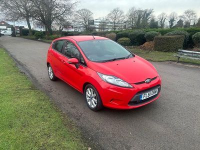 Usado Ford Fiesta 95 HP (69 kW) 2010 Vermelho Citadino