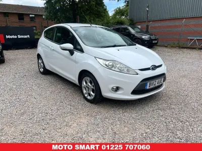 Used Ford Fiesta Zetec 82 HP (60 kW) 2012 White Hatchback