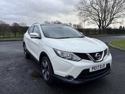 White Used 2017 Nissan Qashqai N-Connecta SUV | £8,850 (Super price)
