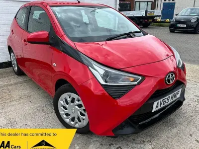 Used Toyota Aygo X-play 72 HP (52 kW) 2019 Red Hatchback