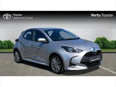 Second-hand Toyota Yaris Hybrid 116 CP (85 kW) 2023 Argintiu Hatchback